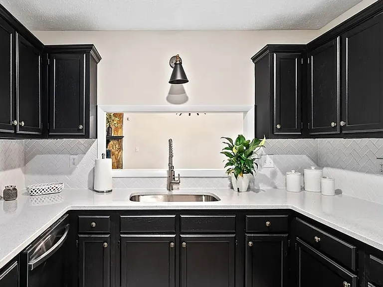 7028 Calamar Dr — Photo 8