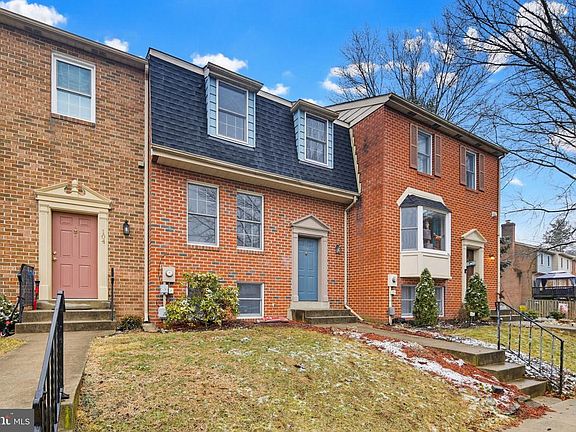 2nd image of 106 Dunsford Ct