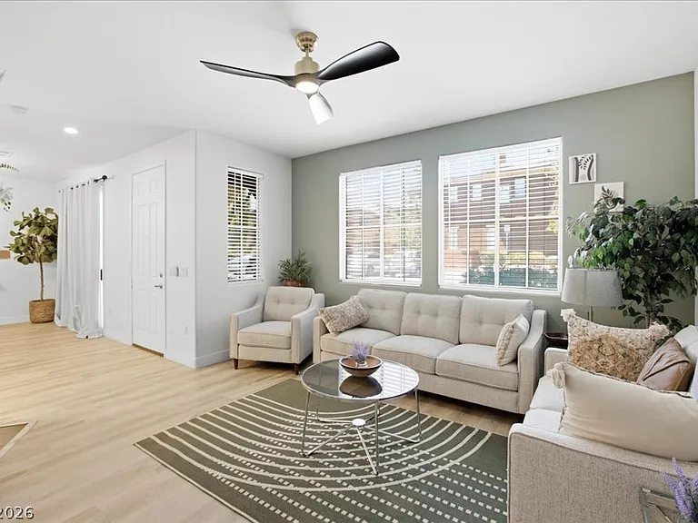 10231 Deerfield Beach Ave #102 — Photo 2