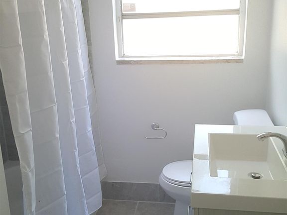 4th image of 10116 N Dartmouth Ave