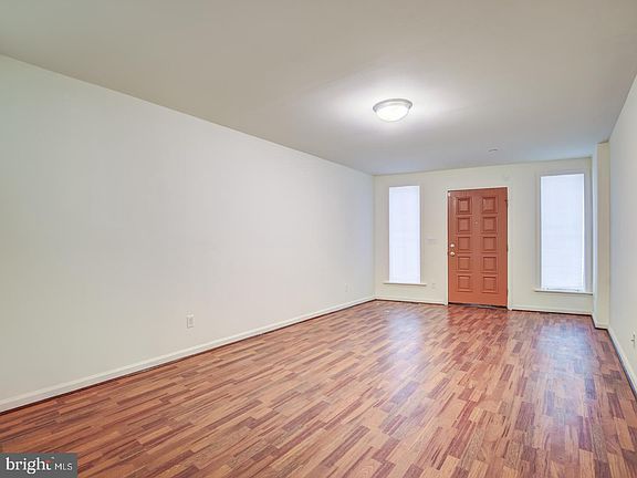 4th image of 2410 E Fayette St