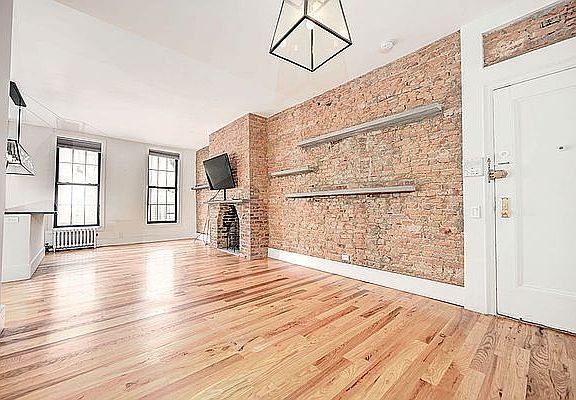 2nd image of 300 Bleecker St APT 2C