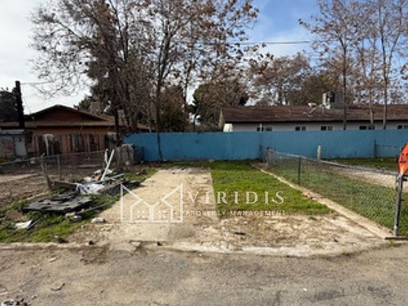 3rd image of 327 Beardsley Ave Space 2