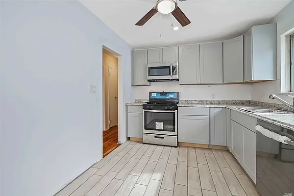 Sold by Century 21 Amiable Realty Group II Inc | media 7