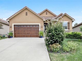 1435 SW Logos Dr, Lees Summit, MO 64081