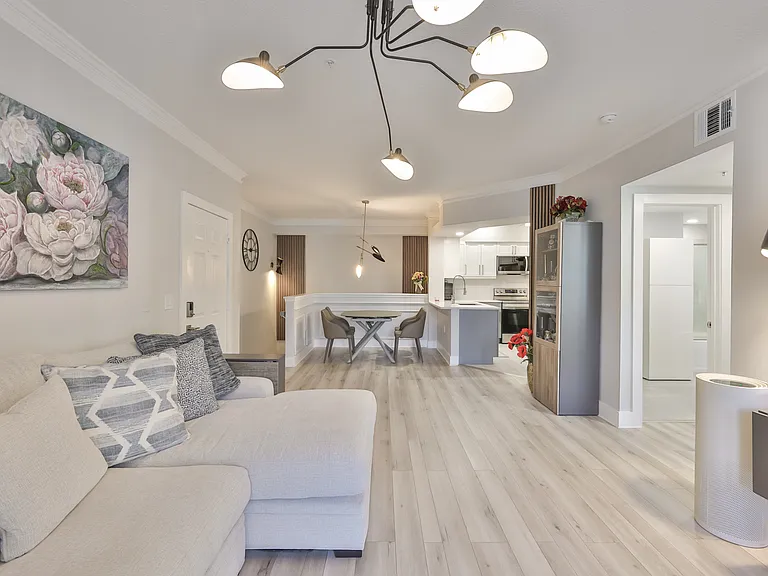 3202 Bay Club Cir #3202 — Photo 3