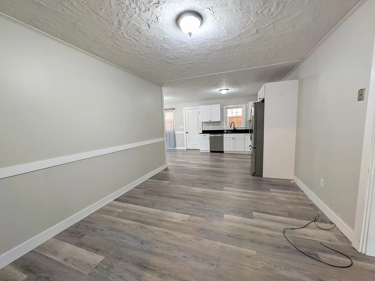 2 bed, 1000 sqft, $1,600 — Photo 3