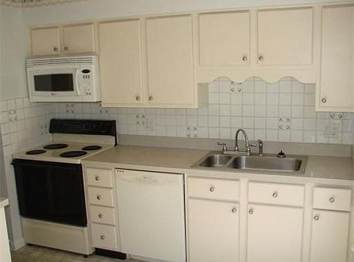 2nd image of 4304 Deerfield Cir