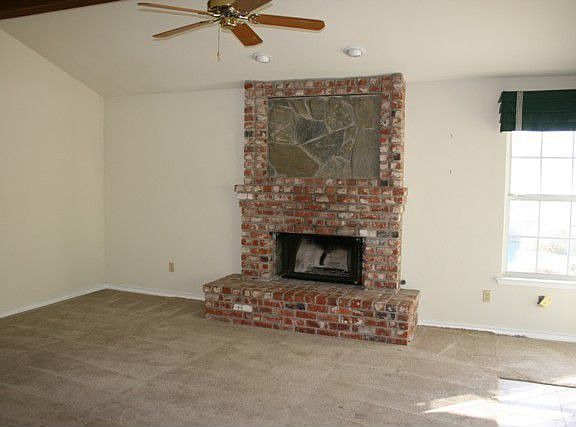3rd image of 340 Emerson Ct