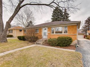 1810 W Lincoln St, Mount Prospect, IL