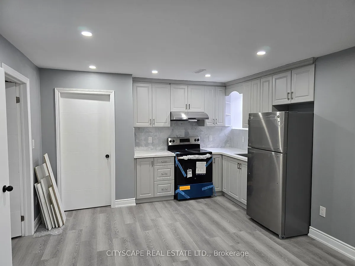 Building Photo - 306 Bessborough Dr