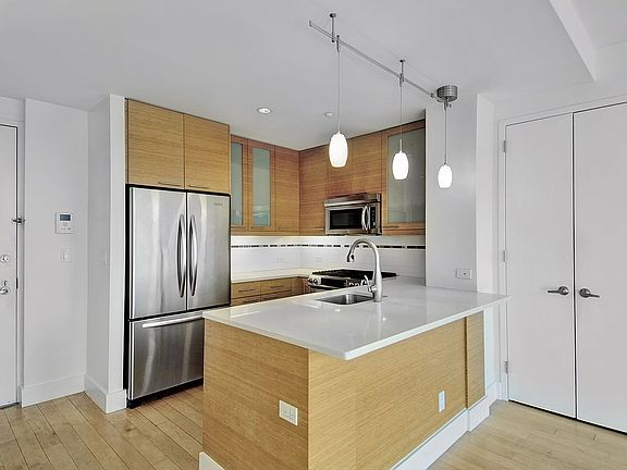 3rd image of 410 4th Ave #3H