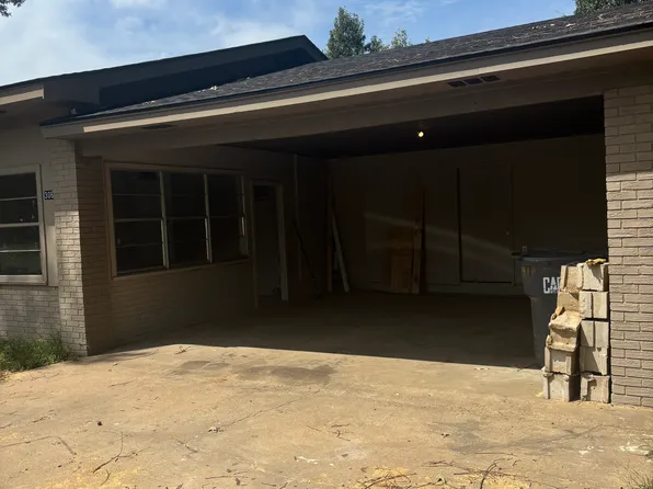 306 Tyler Rd, Russellville, AR 72802