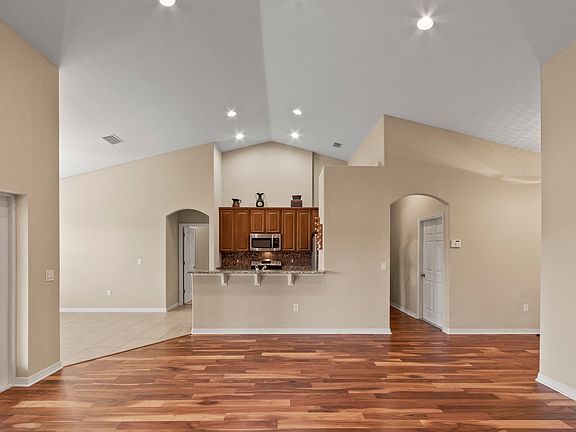 5th image of 9742 Spring Lake Dr