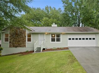 1574 Robin Hill Dr, Norcross, GA 30093