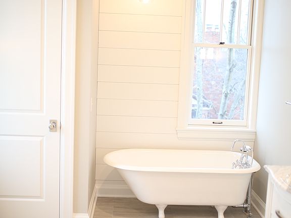 5th image of 111 W Jennings St