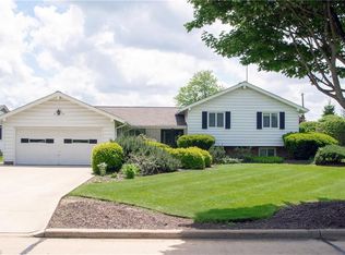 5650 Falkirk Rd, Lyndhurst, OH 44124