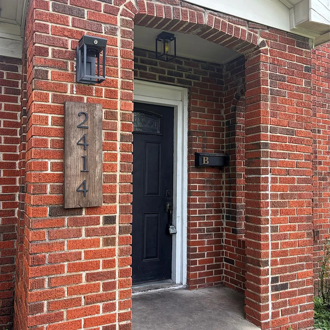 2 bed, 1.0 bath, 942 sqft, $1,375 — Photo 2