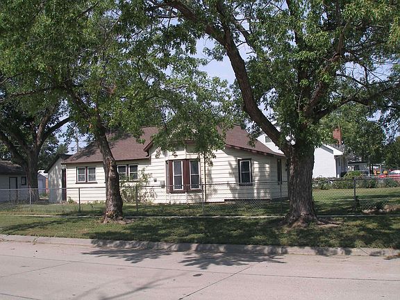 2nd image of 1802 F Ave