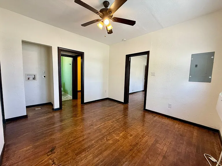 810 W Craig Pl #101 — Photo 5