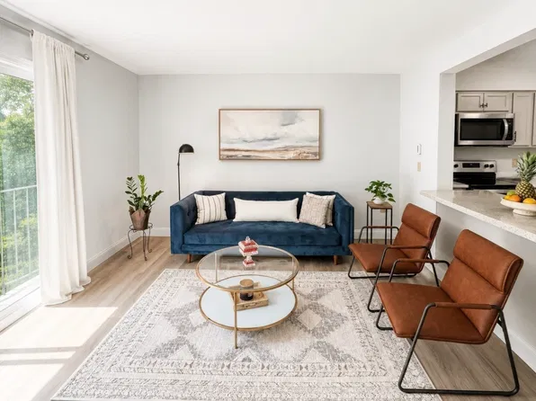 25 Gediminas St, Worcester, MA 01610