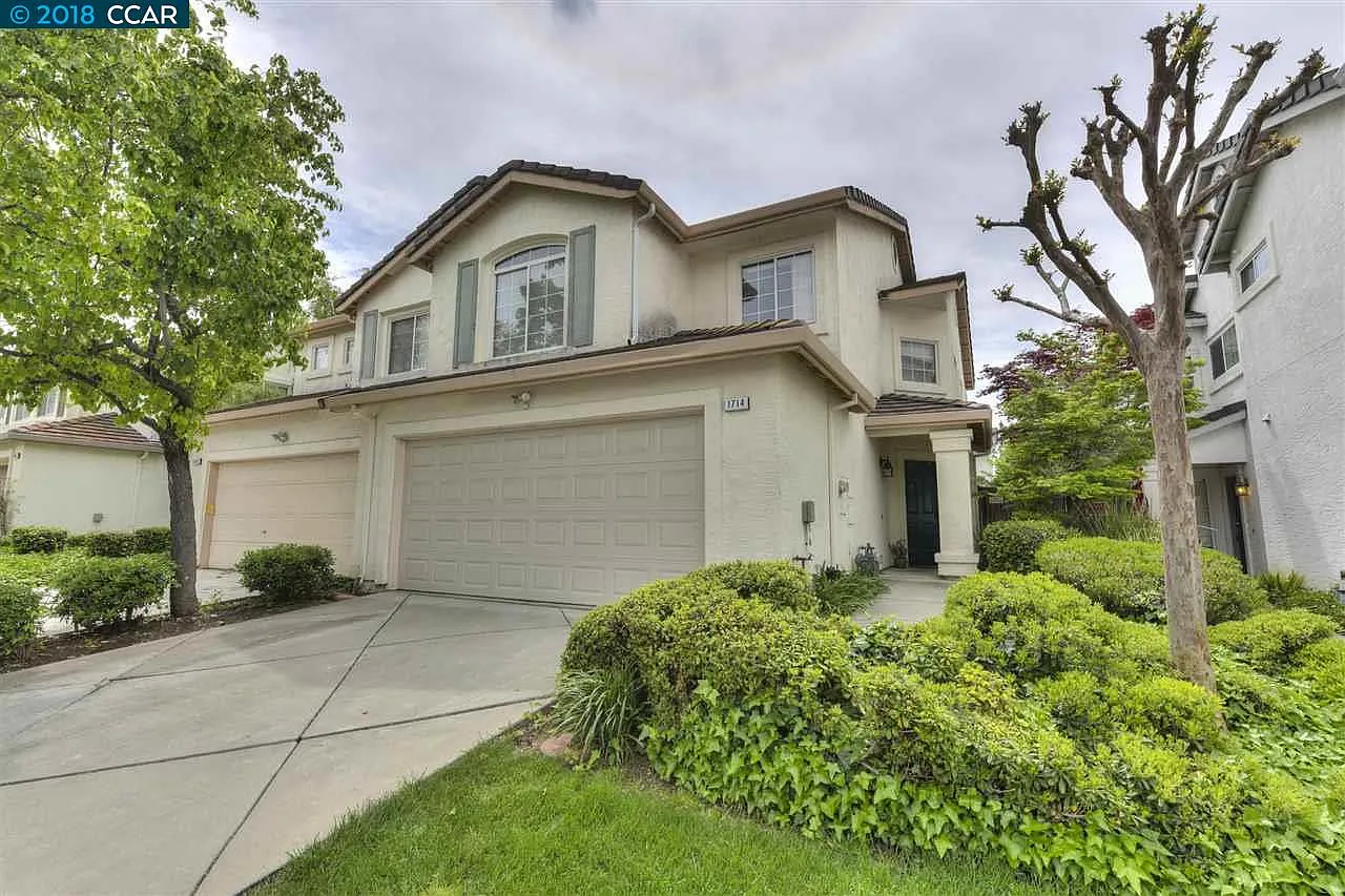 1714 Crater Peak Way photo 1