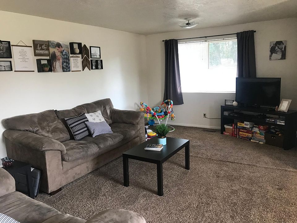 Spacious Living Room