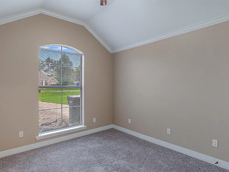 133 Lone Oak St — Photo 7
