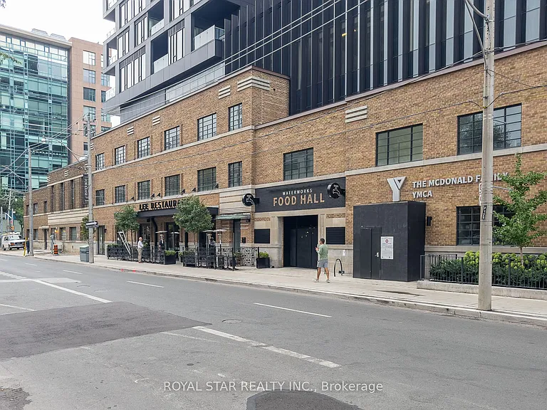 2 Augusta Ave #Penthouse 04 — Photo 4