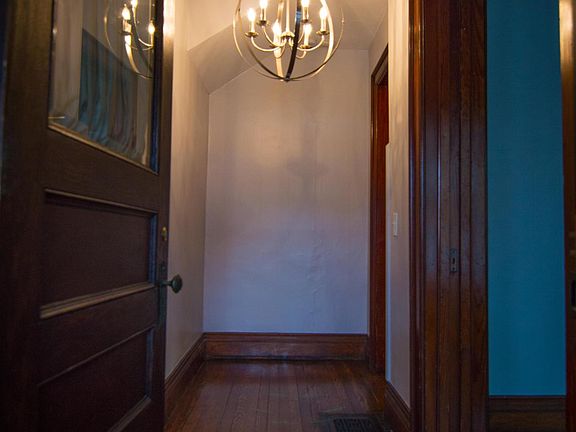 Foyer/ Entry hall