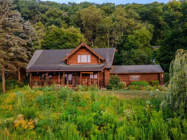 1033 Butternut LANE, La Crescent, MN 55947