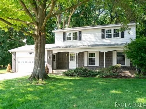 4405 Cloverleaf Dr SE, Kentwood, MI 49546