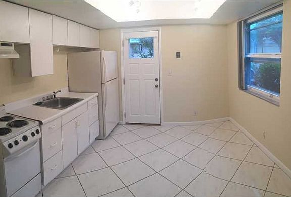 4th image of 1457 NW 10th St