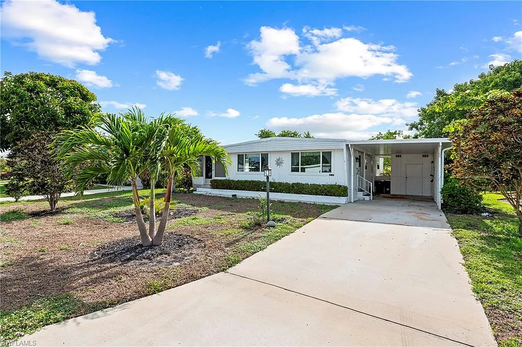 2 bed, 2.0 bath, 960 sqft, $1,700 — Photo 1