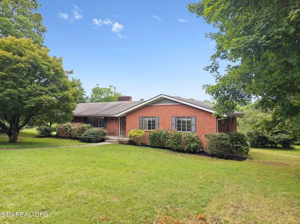 8200 Corteland Dr, Knoxville, TN 37909