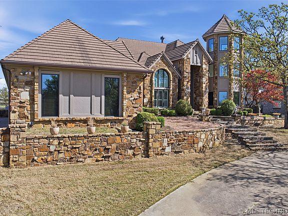 3rd image of 4825 W Oak Leaf Dr