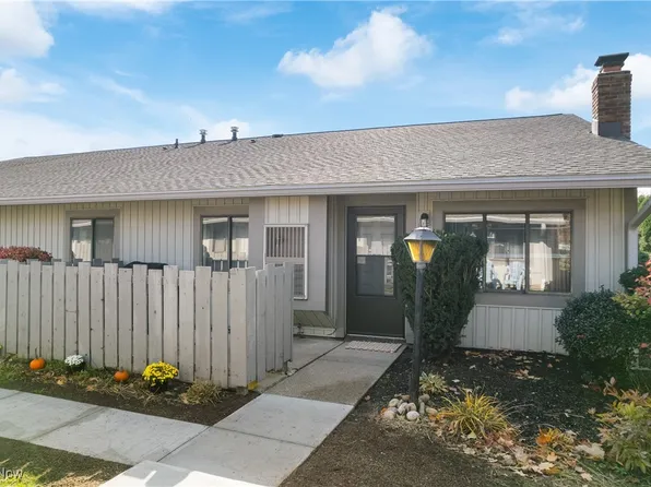 967 Kirkwall Dr, Akron, OH 44321