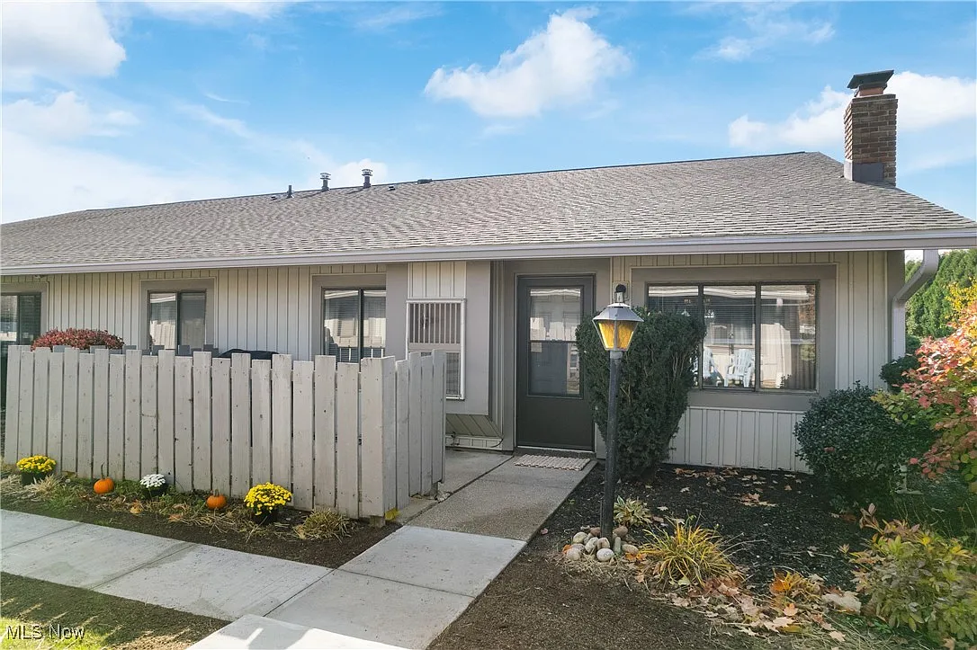 967 Kirkwall Dr photo 1