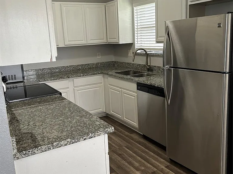 2336 N Pearland Ave #C — Photo 4
