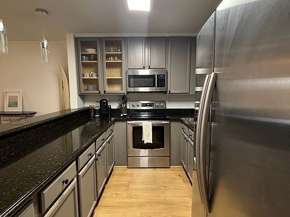 4th image of 3030 Suncrest Dr Unit 701