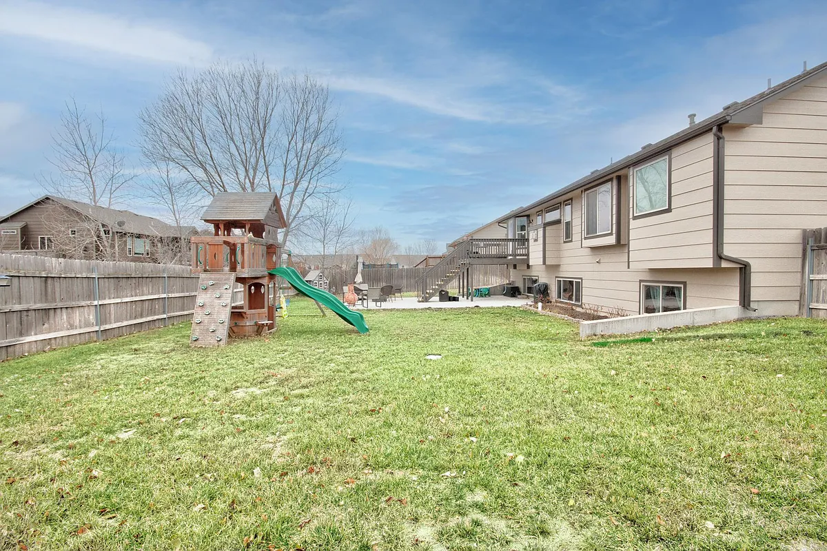 Building Photo - 2101 N Walnut Creek Dr