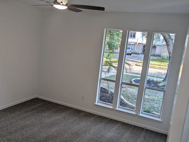 6102 Hummingbird St — Photo 13