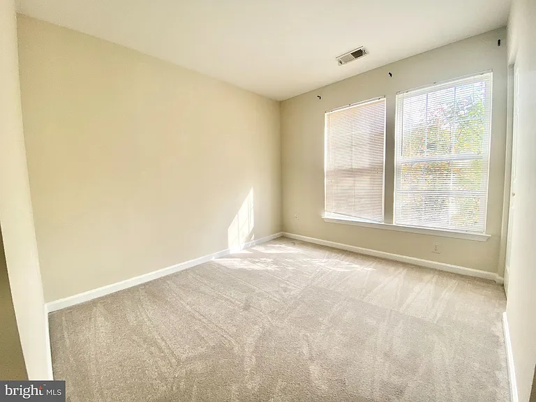 13765 Palmetto Cir — Photo 21