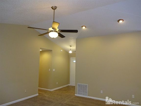 3rd image of 8438 Amarillo Dr