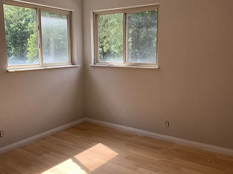 551 Lowell Ave — Photo 4