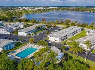 2004 Lake Osborne Dr APT 4, Lake Worth, FL 33461
