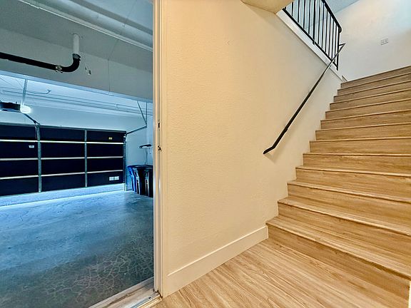 Rear unit - direct access to the garage