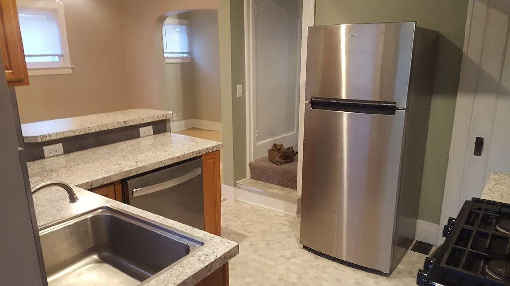 3 bed, 2.5 bath, 1150 sqft, $1,800 — Photo 1