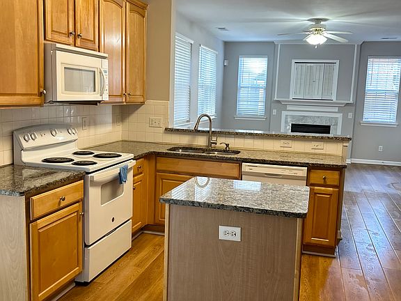 5th image of 9537 Scotland Hall Ct