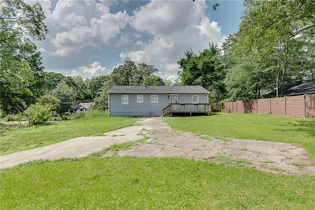 3 bed, 2.0 bath, 1125 sqft, $2,600 — Photo 3